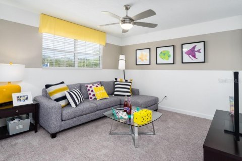 Casa en venta en Clermont, Florida, 6 dormitorios, 245.54 m2 № 2384222 - foto 9