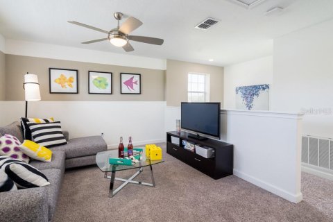 Casa en venta en Clermont, Florida, 6 dormitorios, 245.54 m2 № 2384222 - foto 8