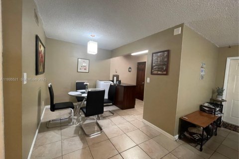 Condominio en venta en Davie, Florida, 2 dormitorios, 89.46 m2 № 1993704 - foto 3