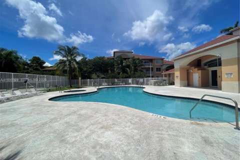 Condominio en venta en Davie, Florida, 2 dormitorios, 89.46 m2 № 1993704 - foto 9