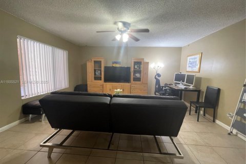 Condominio en venta en Davie, Florida, 2 dormitorios, 89.46 m2 № 1993704 - foto 2