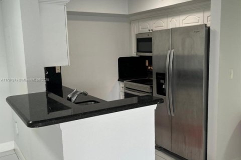 Copropriété à vendre à Miami, Floride: 4 chambres, 119.1 m2 № 1961271 - photo 7