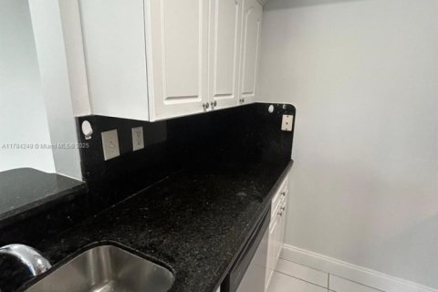 Copropriété à vendre à Miami, Floride: 4 chambres, 119.1 m2 № 1961271 - photo 13