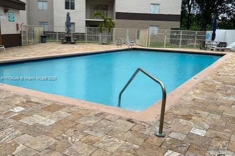 Copropriété à vendre à Miami, Floride: 4 chambres, 119.1 m2 № 1961271 - photo 2