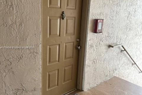 Condo à Miami, Floride, 4 chambres  № 1961271