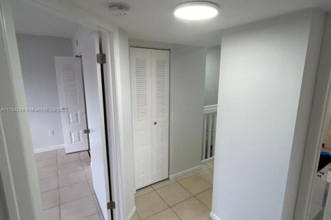 Copropriété à vendre à Miami, Floride: 4 chambres, 119.1 m2 № 1961271 - photo 12