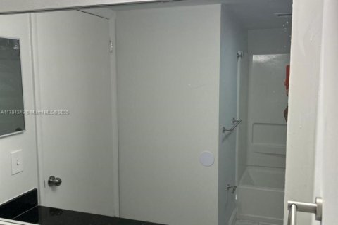 Copropriété à vendre à Miami, Floride: 4 chambres, 119.1 m2 № 1961271 - photo 25