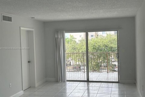 Copropriété à vendre à Miami, Floride: 4 chambres, 119.1 m2 № 1961271 - photo 16
