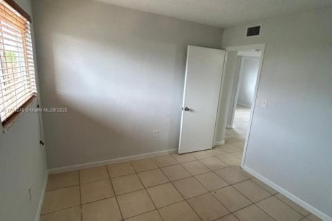 Copropriété à vendre à Miami, Floride: 4 chambres, 119.1 m2 № 1961271 - photo 17