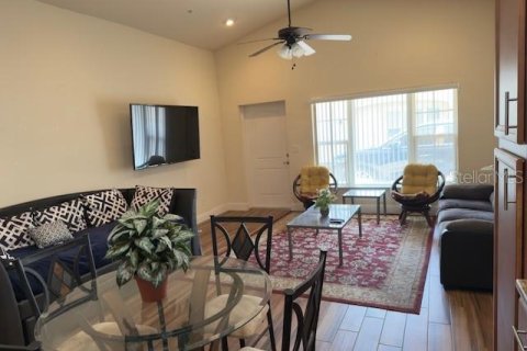 Condo in Tavares, Florida, 2 bedrooms  № 1657735 - photo 9