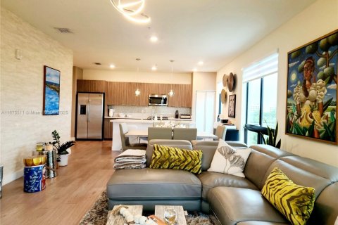 Купить кондоминиум в Дорал, Флорида 3 спальни, 123.93м2, № 1935709 - фото 2