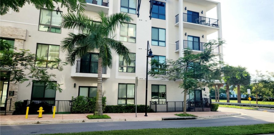 Condo à Doral, Floride, 3 chambres № 1935709