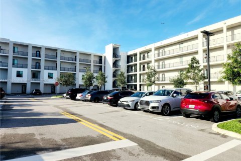 Купить кондоминиум в Дорал, Флорида 3 спальни, 123.93м2, № 1935709 - фото 19