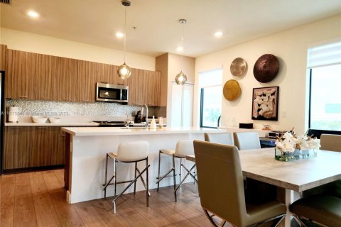 Купить кондоминиум в Дорал, Флорида 3 спальни, 123.93м2, № 1935709 - фото 3