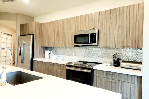 Купить кондоминиум в Дорал, Флорида 3 спальни, 123.93м2, № 1935709 - фото 6