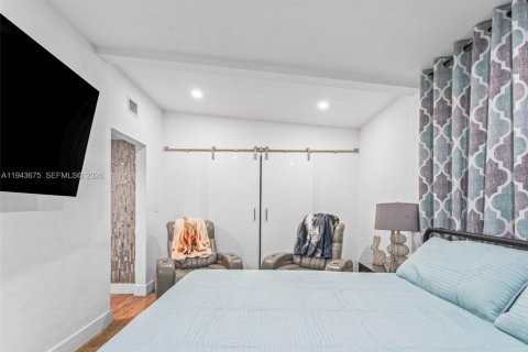 Casa en venta en Miami, Florida, 3 dormitorios, 130.9 m2 № 2000555 - foto 19