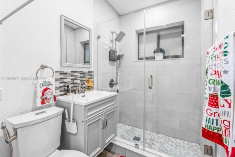 Casa en venta en Miami, Florida, 3 dormitorios, 130.9 m2 № 2000555 - foto 21