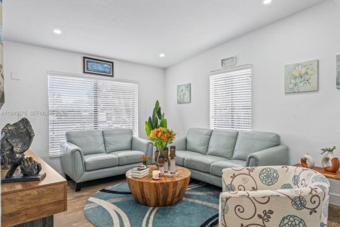 Casa en venta en Miami, Florida, 3 dormitorios, 130.9 m2 № 2000555 - foto 27