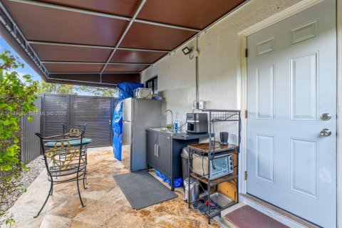 Casa en venta en Miami, Florida, 3 dormitorios, 130.9 m2 № 2000555 - foto 8