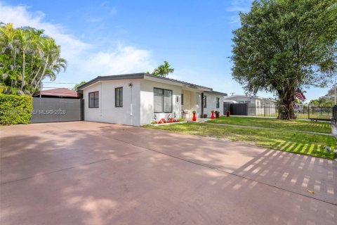 Casa en venta en Miami, Florida, 3 dormitorios, 130.9 m2 № 2000555 - foto 15