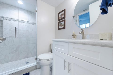 Condo in Daytona Beach Shores, Florida, 2 bedrooms  № 1513655 - photo 19