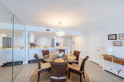Condo in Daytona Beach Shores, Florida, 2 bedrooms  № 1513655 - photo 24
