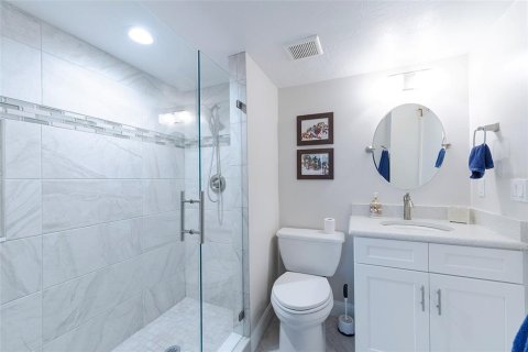 Condo in Daytona Beach Shores, Florida, 2 bedrooms  № 1513655 - photo 18