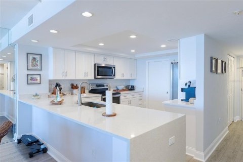 Condo in Daytona Beach Shores, Florida, 2 bedrooms  № 1513655 - photo 26