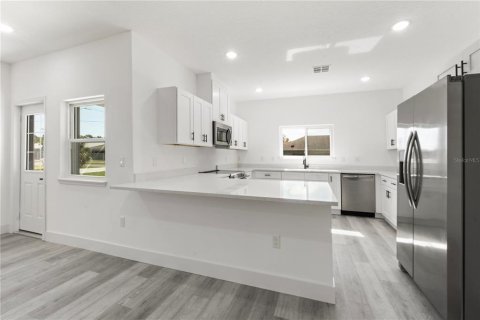Villa ou maison à vendre à Clermont, Floride: 3 chambres, 131.27 m2 № 2330881 - photo 11