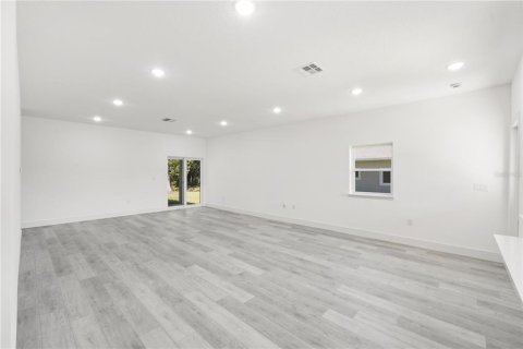 Villa ou maison à vendre à Clermont, Floride: 3 chambres, 131.27 m2 № 2330881 - photo 5