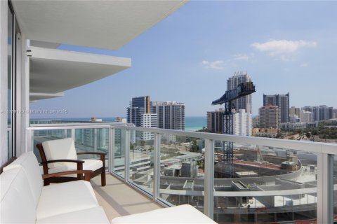 Condominio en alquiler en Miami Beach, Florida, 2 dormitorios, 87.51 m2 № 1962852 - foto 6