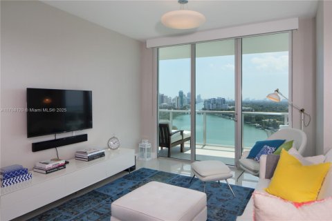 Condominio en alquiler en Miami Beach, Florida, 2 dormitorios, 87.51 m2 № 1962852 - foto 9
