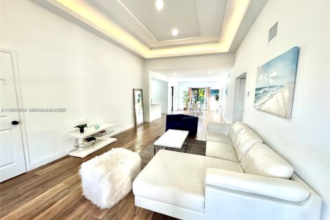 Villa ou maison à vendre à El Portal, Floride: 3 chambres № 2152959 - photo 3