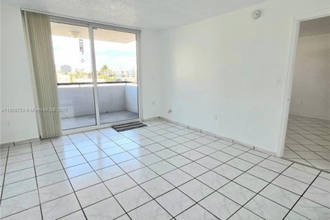 Copropriété à louer à Miami Beach, Floride: 1 chambre, 71.07 m2 № 1878829 - photo 23