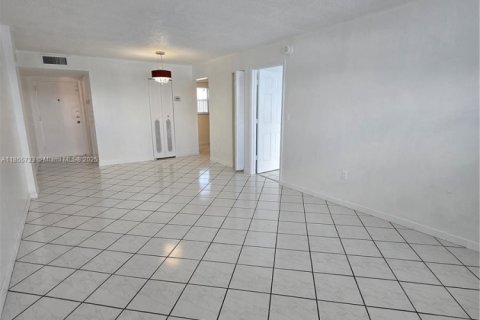 Copropriété à louer à Miami Beach, Floride: 1 chambre, 71.07 m2 № 1878829 - photo 28