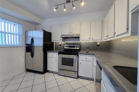 Copropriété à louer à Miami Beach, Floride: 1 chambre, 71.07 m2 № 1878829 - photo 19