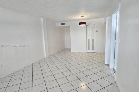 Copropriété à louer à Miami Beach, Floride: 1 chambre, 71.07 m2 № 1878829 - photo 27