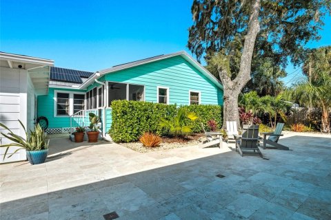 House in New Smyrna Beach, Florida 3 bedrooms, 194.35 sq.m. № 1913605 - photo 9