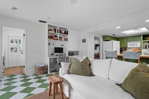 House in New Smyrna Beach, Florida 3 bedrooms, 194.35 sq.m. № 1913605 - photo 28