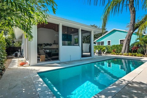 House in New Smyrna Beach, Florida 3 bedrooms, 194.35 sq.m. № 1913605 - photo 4