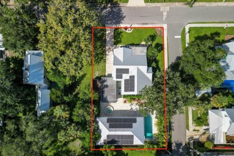 House in New Smyrna Beach, Florida 3 bedrooms, 194.35 sq.m. № 1913605 - photo 8