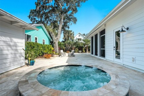 House in New Smyrna Beach, Florida 3 bedrooms, 194.35 sq.m. № 1913605 - photo 7