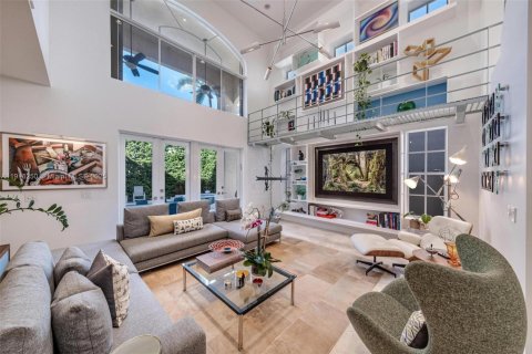 Casa en venta en Sunny Isles Beach, Florida, 6 dormitorios, 371.05 m2 № 1971063 - foto 1