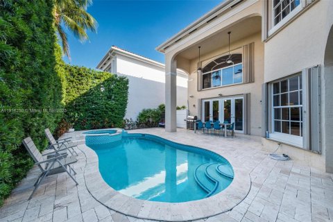 Casa en venta en Sunny Isles Beach, Florida, 6 dormitorios, 371.05 m2 № 1971063 - foto 3