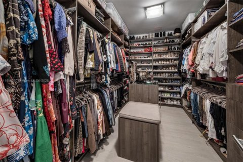 Casa en venta en Sunny Isles Beach, Florida, 6 dormitorios, 371.05 m2 № 1971063 - foto 7