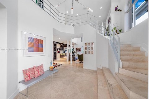 Casa en venta en Sunny Isles Beach, Florida, 6 dormitorios, 371.05 m2 № 1971063 - foto 15