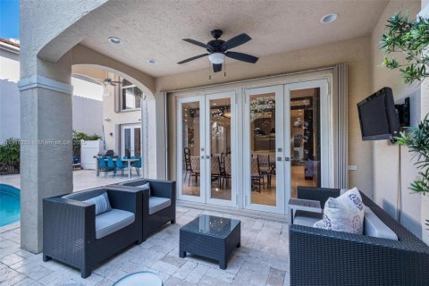 Casa en venta en Sunny Isles Beach, Florida, 6 dormitorios, 371.05 m2 № 1971063 - foto 9