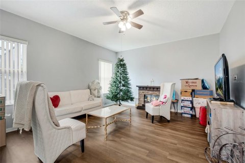 Casa en venta en Kissimmee, Florida, 4 dormitorios, 221.48 m2 № 2342559 - foto 12