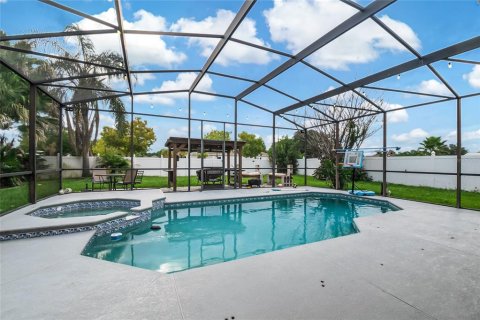 Casa en venta en Kissimmee, Florida, 4 dormitorios, 221.48 m2 № 2342559 - foto 15