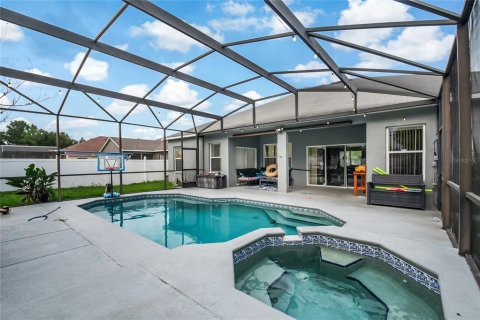 Casa en venta en Kissimmee, Florida, 4 dormitorios, 221.48 m2 № 2342559 - foto 16